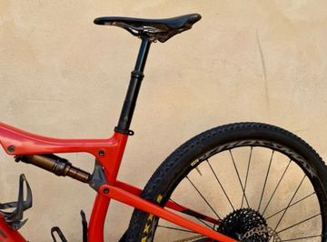 Used Orbea Oiz M10 2019 Mountainbike, Red — image 6 of 7