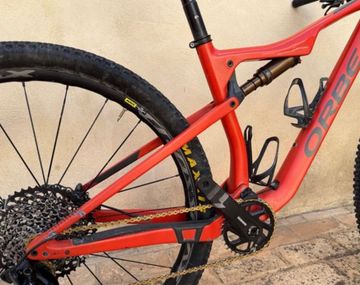 Used Orbea Oiz M10 2019 Mountainbike, Red — image 3 of 7