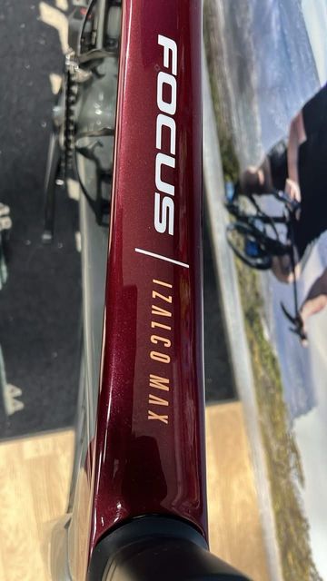 Used FOCUS IZALCO MAX 8.9 2025 Road & Gravel, Light Gray — image 5 of 6