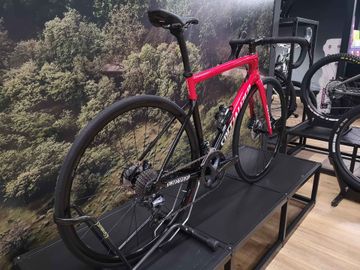 Used Specialized Tarmac Sl6 Comp 2021 Road & Gravel, Red — image 3 of 6