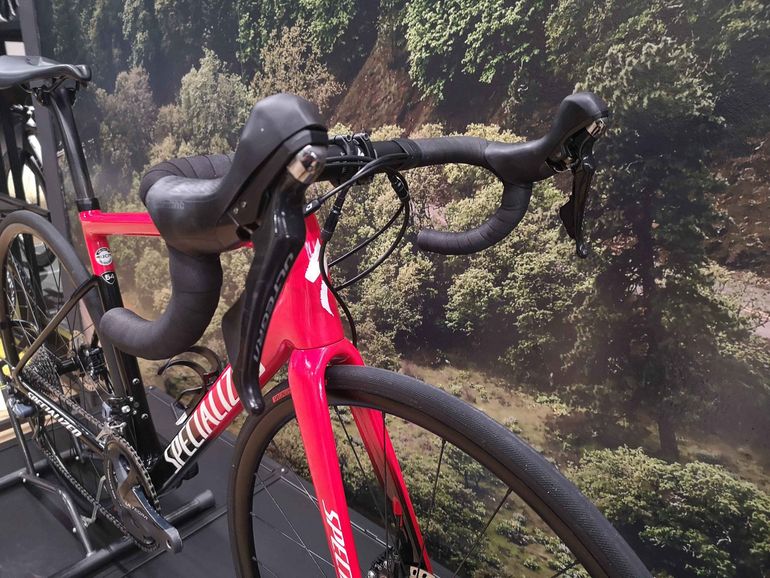 Used Specialized Tarmac Sl6 Comp 2021 Road & Gravel, Red — image 5 of 6