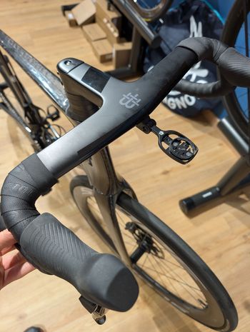 Used Factor VAM 2.0 2025 Road & Gravel, Black — image 2 of 4