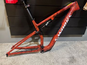 Used Specialized Epic 8 S-works Frameset 2026 Mountainbike, Red — image 1 of 3