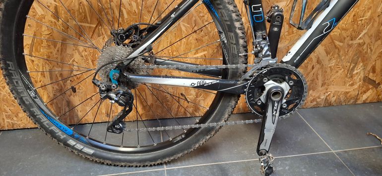 Used CUBE Ltd Shimano Deore XT 2010 Mountainbike, Black — image 2 of 3