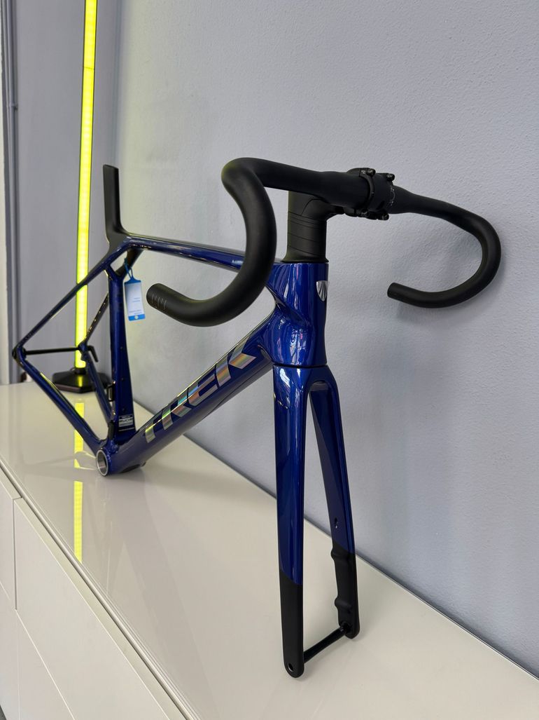 Used Trek Madone SL 5 Gen 8 2025 Frameset 2025 Road & Gravel, Blue — image 2 of 3
