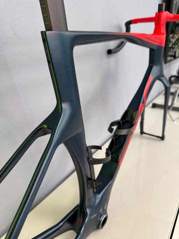 Used BMC Teammachine R 01 THREE 2024 Frameset 2024 Road & Gravel, Blue — image 3 of 3