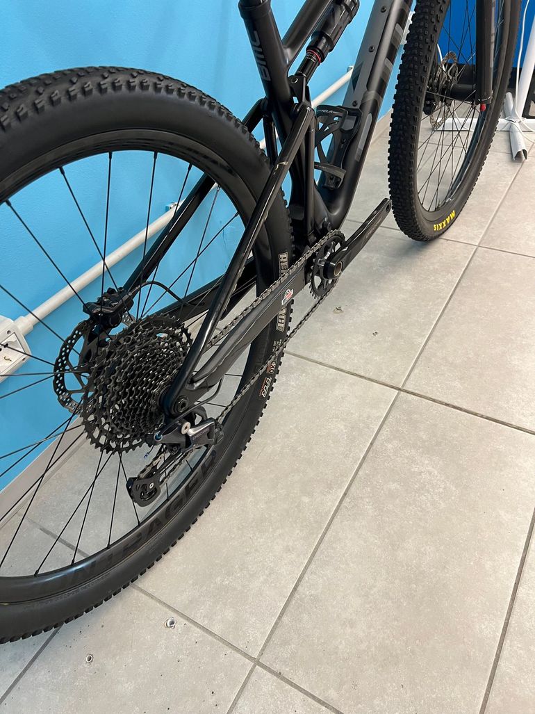 Used BMC Fourstroke FOUR 2023 2023 Mountainbike, Light Gray, 29 — image 3 of 5