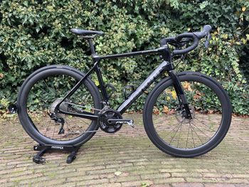 Used Bianchi Infinito XE 105 2024 2024 Road & Gravel