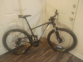 Used Giant Anthem X 29er 2017 2017 Mountainbike, Black, 29 — image 2 of 10