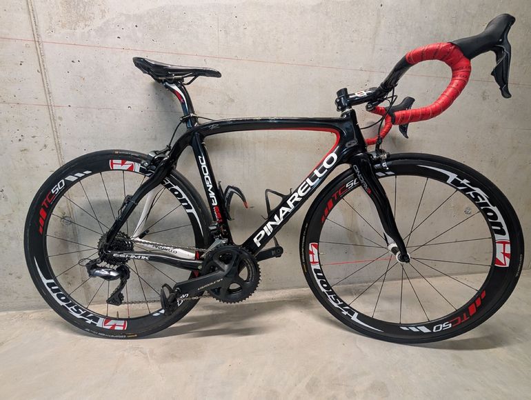 Used Pinarello DOGMA 65.1 2016 Road & Gravel, Black — image 2 of 5
