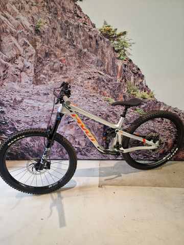 Used Pivot FIREBIRD Ride SLX/XT 2024 2024 Mountainbike, Light Gray, 29 — image 2 of 7