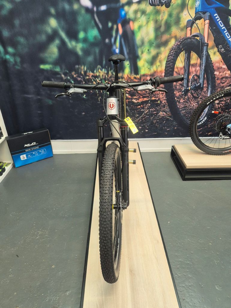 Used Mondraker F Podium R 2025 Mountainbike, Light Gray — image 5 of 6