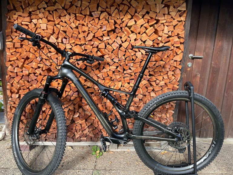 Used Specialized Stumpjumper SRAM GX Eagle AXS 2019 Mountainbike, Black — image 1 of 7