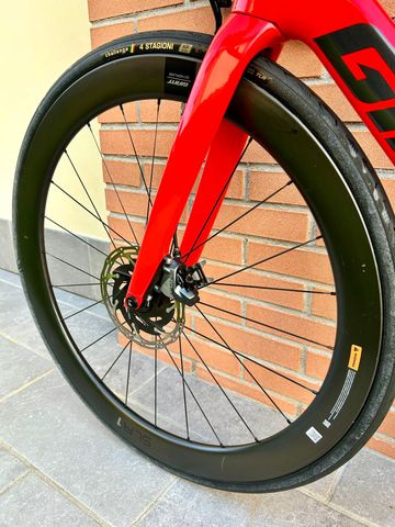 Used Giant Propel SRAM Force eTap AXS 2024 Road & Gravel, Red — image 8 of 15