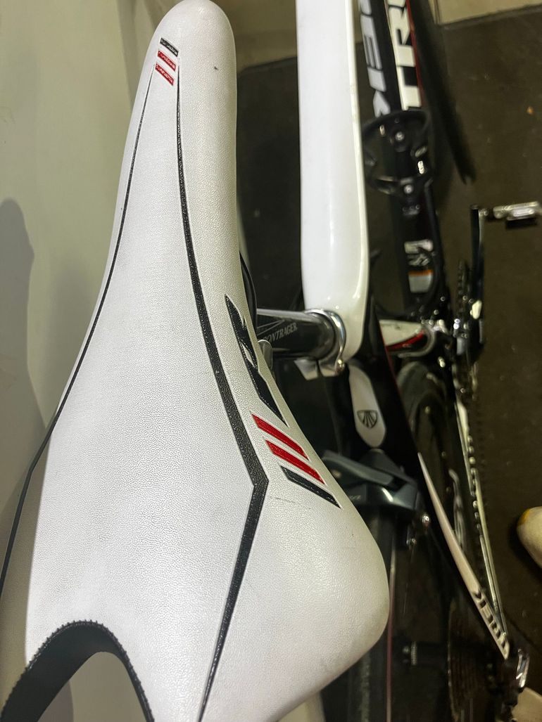 Used Trek Madone 4, 7 2019 Road & Gravel, White — image 7 of 9