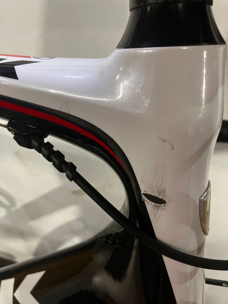 Used Trek Madone 4, 7 2019 Road & Gravel, White — image 4 of 9