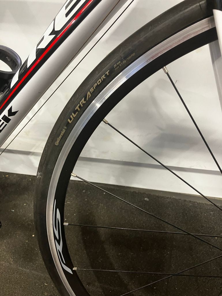Used Trek Madone 4, 7 2019 Road & Gravel, White — image 9 of 9