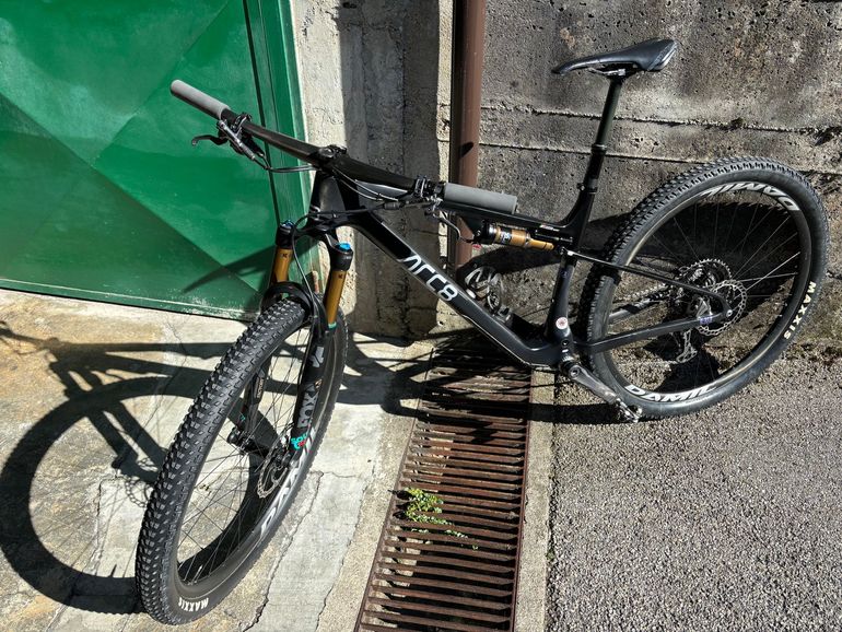 Used ARC8 Evolve Factory 2025 2025 Mountainbike, Black — image 4 of 5
