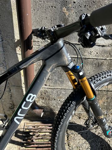 Used ARC8 Evolve Factory 2025 2025 Mountainbike, Black — image 2 of 5