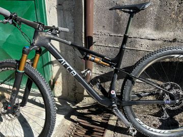 Used ARC8 Evolve Factory 2025 2025 Mountainbike, Black — image 3 of 5