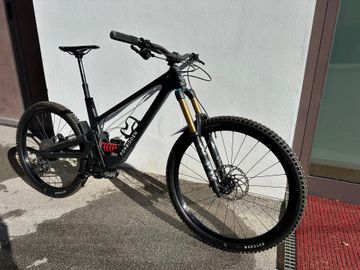 Used Forbidden Dreadnought XT 2023 2023 Mountainbike, Black, 29 — image 7 of 7