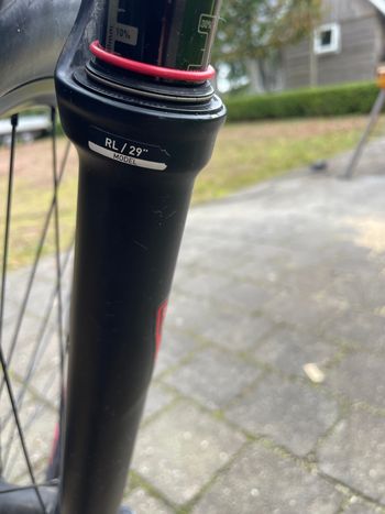 Used Specialized Era Shimano Deore XT 2016 Mountainbike, Black — image 5 of 16