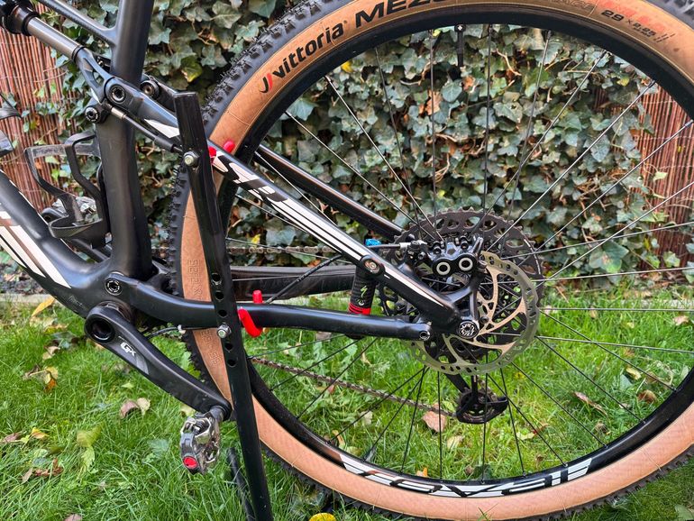 Used Specialized Epic Comp Carbon 29 World Cup 2016 2016 Mountainbike, Black, 29 — image 2 of 10