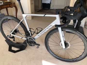 Used Canyon Ultimate CFR eTap 2023 2023 Road & Gravel, Light Gray — image 1 of 16