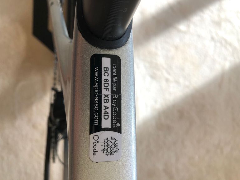 Used Canyon Ultimate CFR eTap 2023 2023 Road & Gravel, Light Gray — image 7 of 16