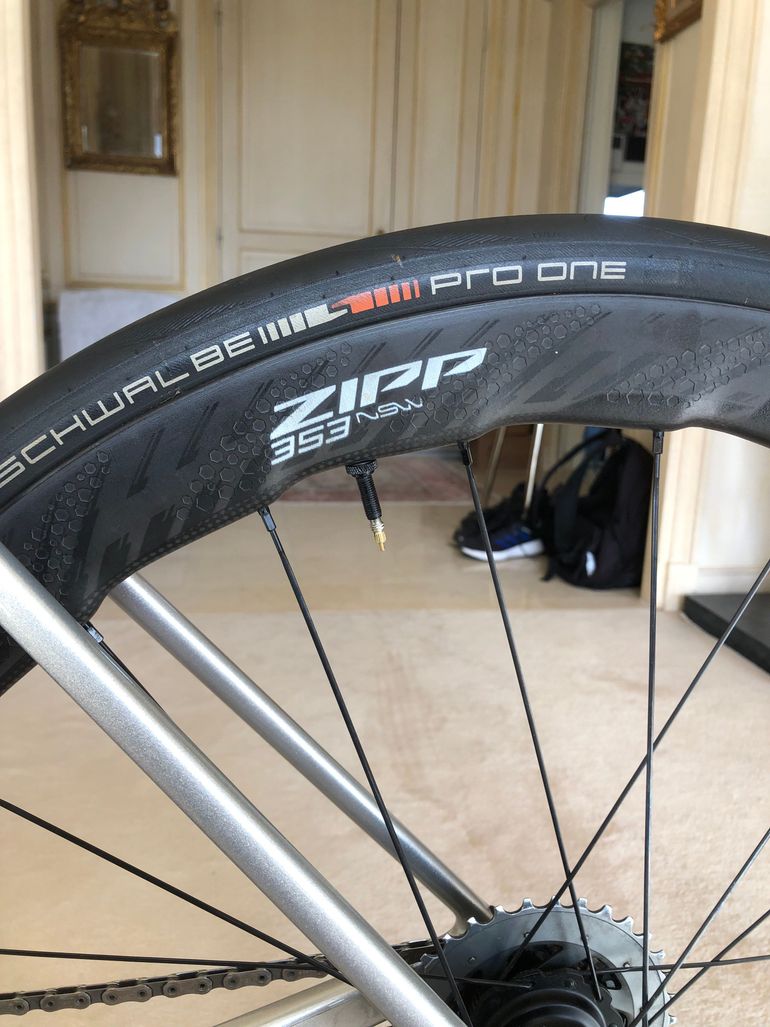Used Canyon Ultimate CFR eTap 2023 2023 Road & Gravel, Light Gray — image 9 of 16