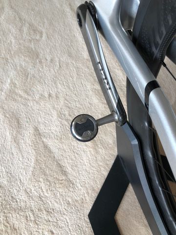 Used Canyon Ultimate CFR eTap 2023 2023 Road & Gravel, Light Gray — image 4 of 16