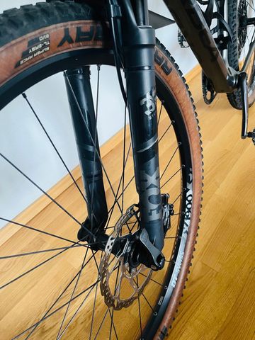 Used Orbea ALMA M20 2022 2022 Mountainbike, Light Gray, 29 — image 6 of 14