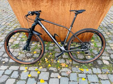 Used Orbea ALMA M20 2022 2022 Mountainbike, Light Gray, 29 — image 9 of 14