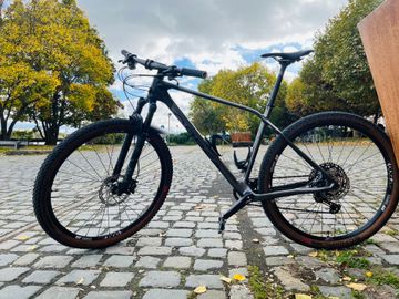 Used Orbea ALMA M20 2022 2022 Mountainbike, Light Gray, 29 — image 11 of 14