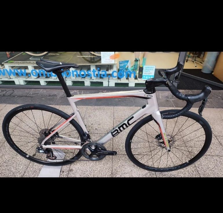 Used BMC Roadmachine 01 TWO 2021 2021 Road & Gravel, Light Gray — image 6 of 9