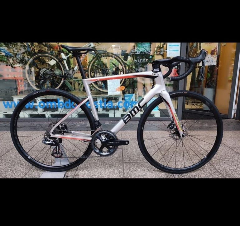 Used BMC Roadmachine 01 TWO 2021 2021 Road & Gravel, Light Gray — image 7 of 9