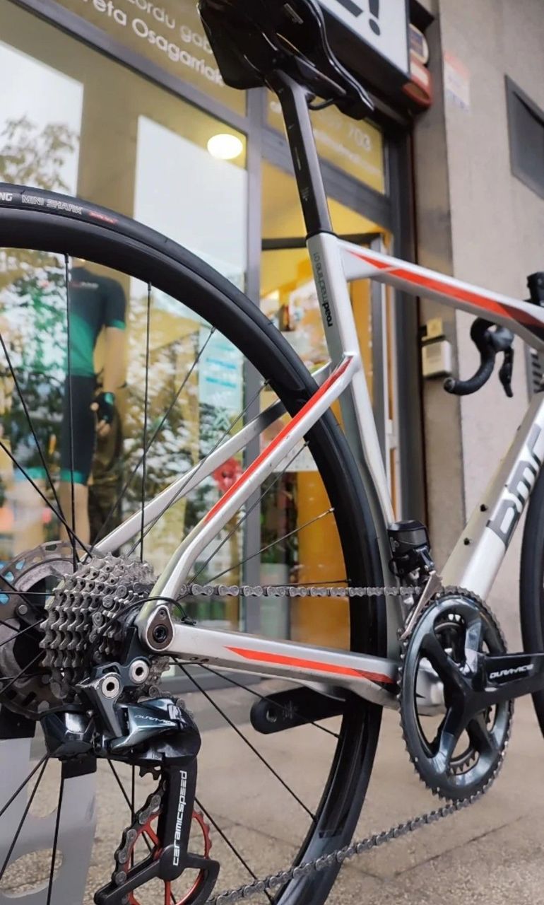 Used BMC Roadmachine 01 TWO 2021 2021 Road & Gravel, Light Gray — image 2 of 9