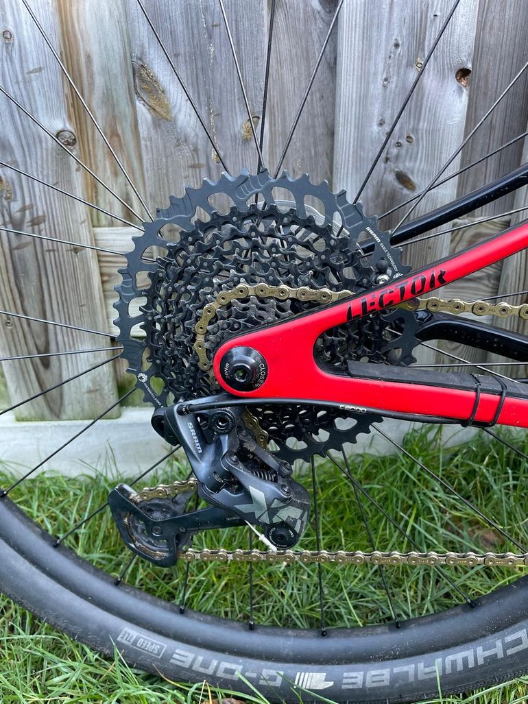 Used Ghost SF LC Universal 2024 Mountainbike, Red — image 5 of 9