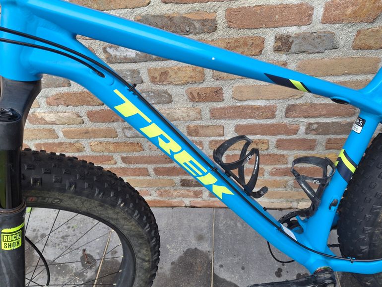 Used Trek Farley 9 2016 2016 Mountainbike, Blue, 27.5 — image 2 of 14