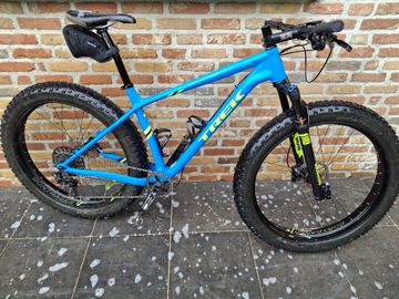 Used Trek Farley 9 2016 2016 Mountainbike, Blue, 27.5 — image 1 of 14