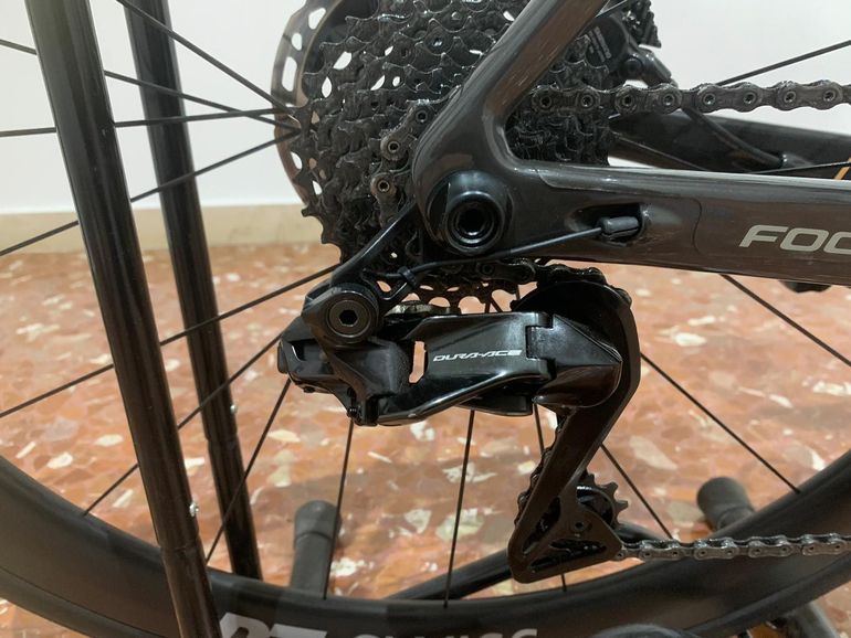 Used Focus IZALCO MAX 9.9 2024 2024 Road & Gravel, Black — image 3 of 4