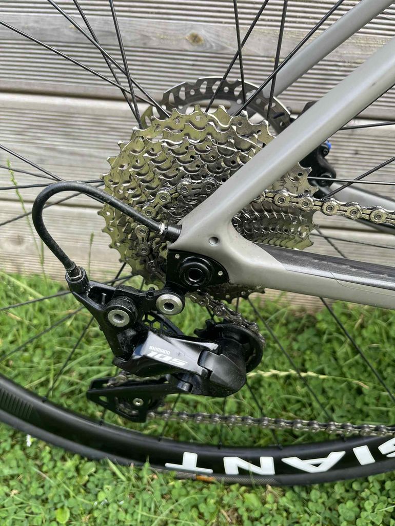 Used Giant Defy Advanced 2 2019 2019 Road & Gravel, Light Gray — image 4 of 6