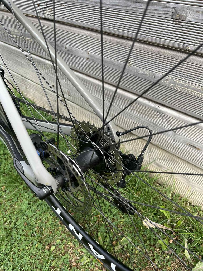 Used Giant Defy Advanced 2 2019 2019 Road & Gravel, Light Gray — image 5 of 6