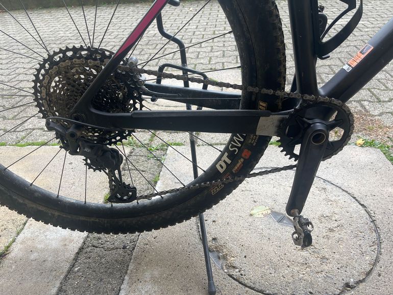 Used Canyon Exceed CF SLX 8 2024 2024 Mountainbike, Black, 29 — image 3 of 5