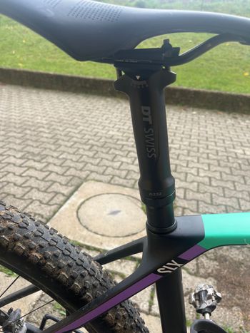 Used Canyon Exceed CF SLX 8 2024 2024 Mountainbike, Black, 29 — image 4 of 5
