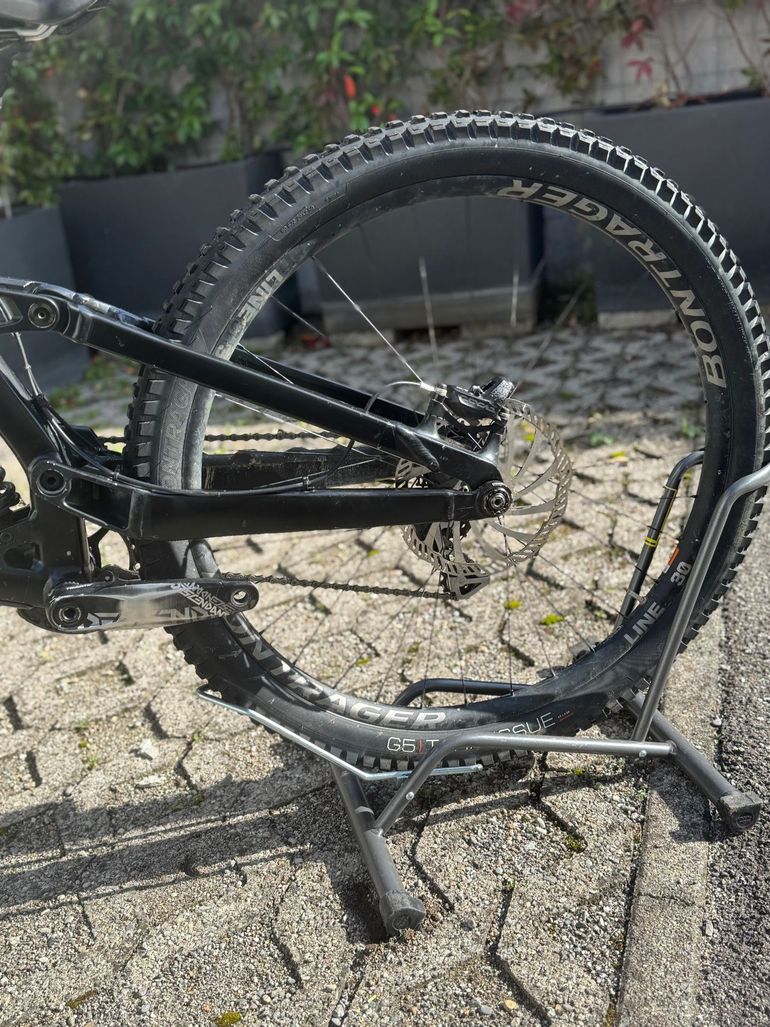 Used Trek Session 8 2025 2025 Mountainbike, Black, 29 — image 8 of 10