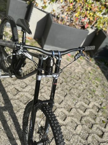 Used Trek Session 8 2025 2025 Mountainbike, Black, 29 — image 4 of 10