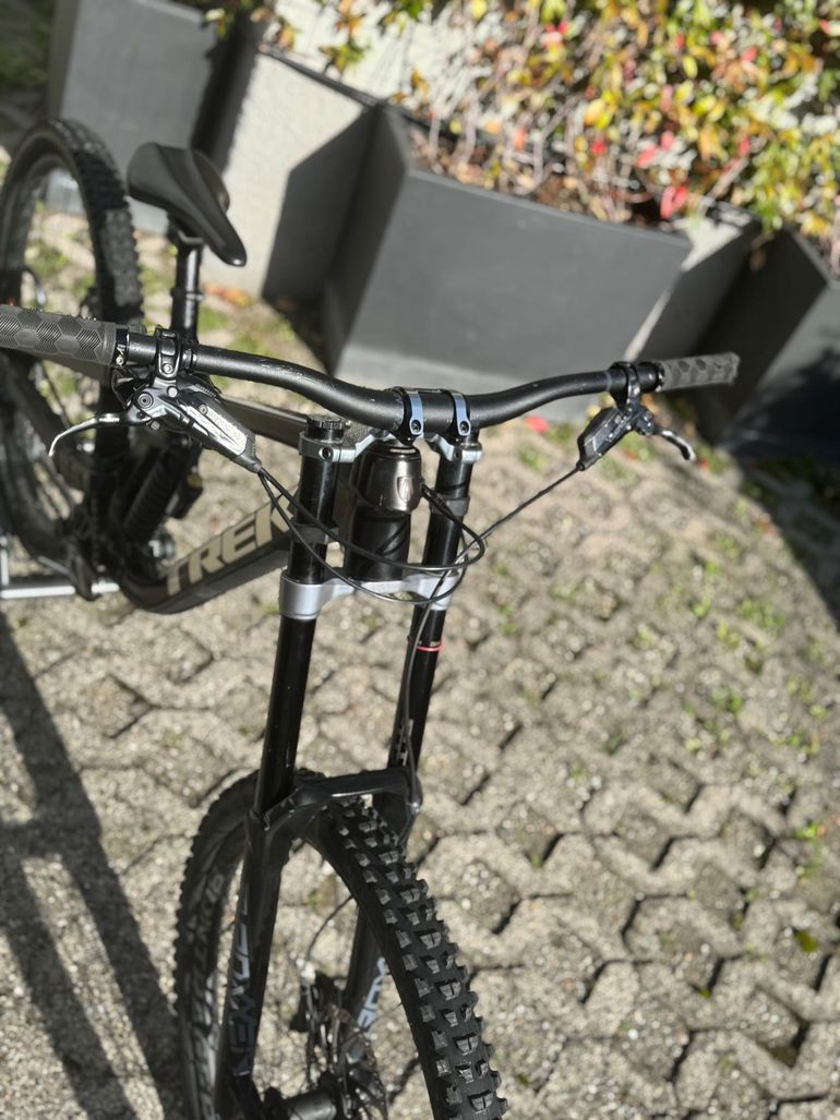 Used Trek Session 8 2025 2025 Mountainbike, Black, 29 — image 4 of 10