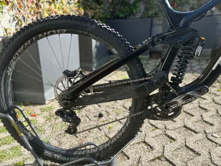 Used Trek Session 8 2025 2025 Mountainbike, Black, 29 — image 2 of 10