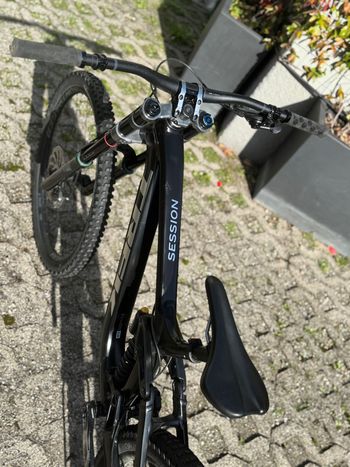 Used Trek Session 8 2025 2025 Mountainbike, Black, 29 — image 9 of 10